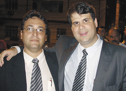 O deputado recebeu o abraço de vários amigos, entre eles Marcelo Cunha, diretor  da ADJORI e do Capital 